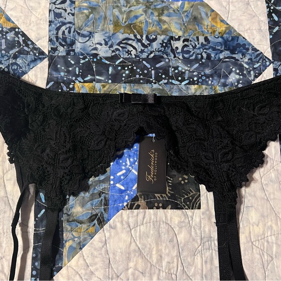 Frederick’s Of Hollywood - Picture 5 of 16